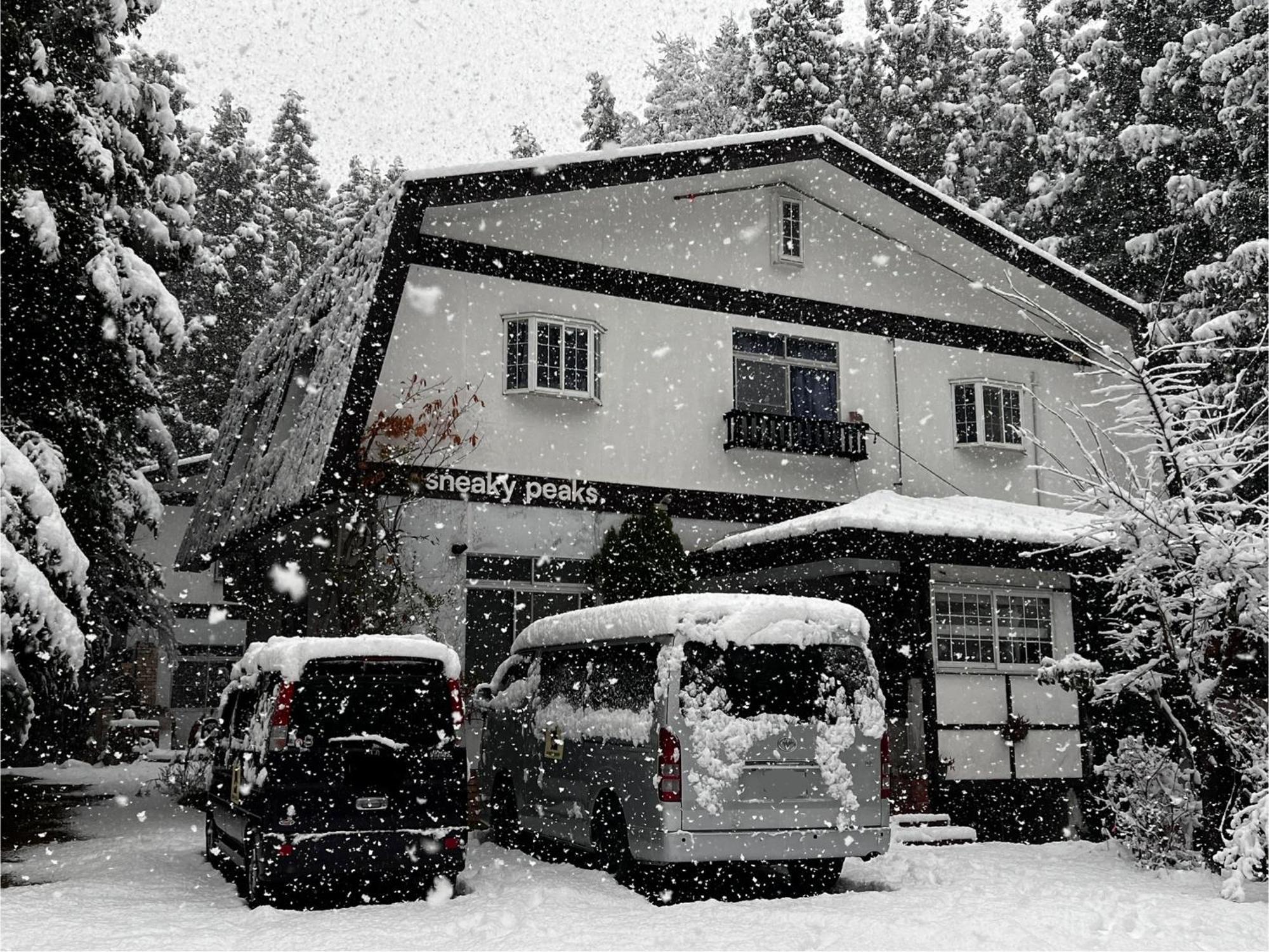 Hotel Sneaky Peaks Hakuba Zewnętrze zdjęcie